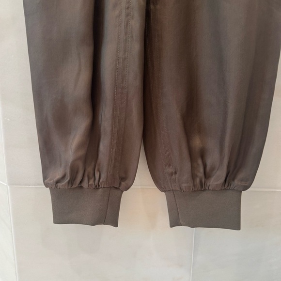 CINQ A SEPT Dark Green Jogger Cargo Pocket Elastic Waist Pant Silk Like size S - Picture 8 of 14